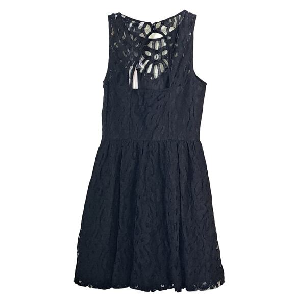 NWT Lauren Conrad Black  Lace Fit & Flare Dress Size 4 - Picture 8 of 15